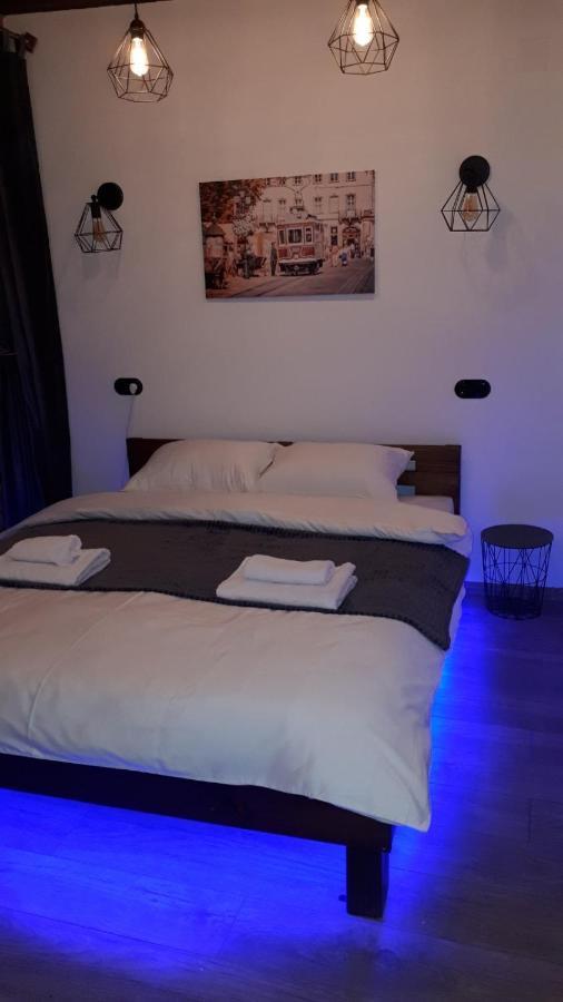 Loft Апартаменти З Балконом В Центрі Львова Bagian luar foto
